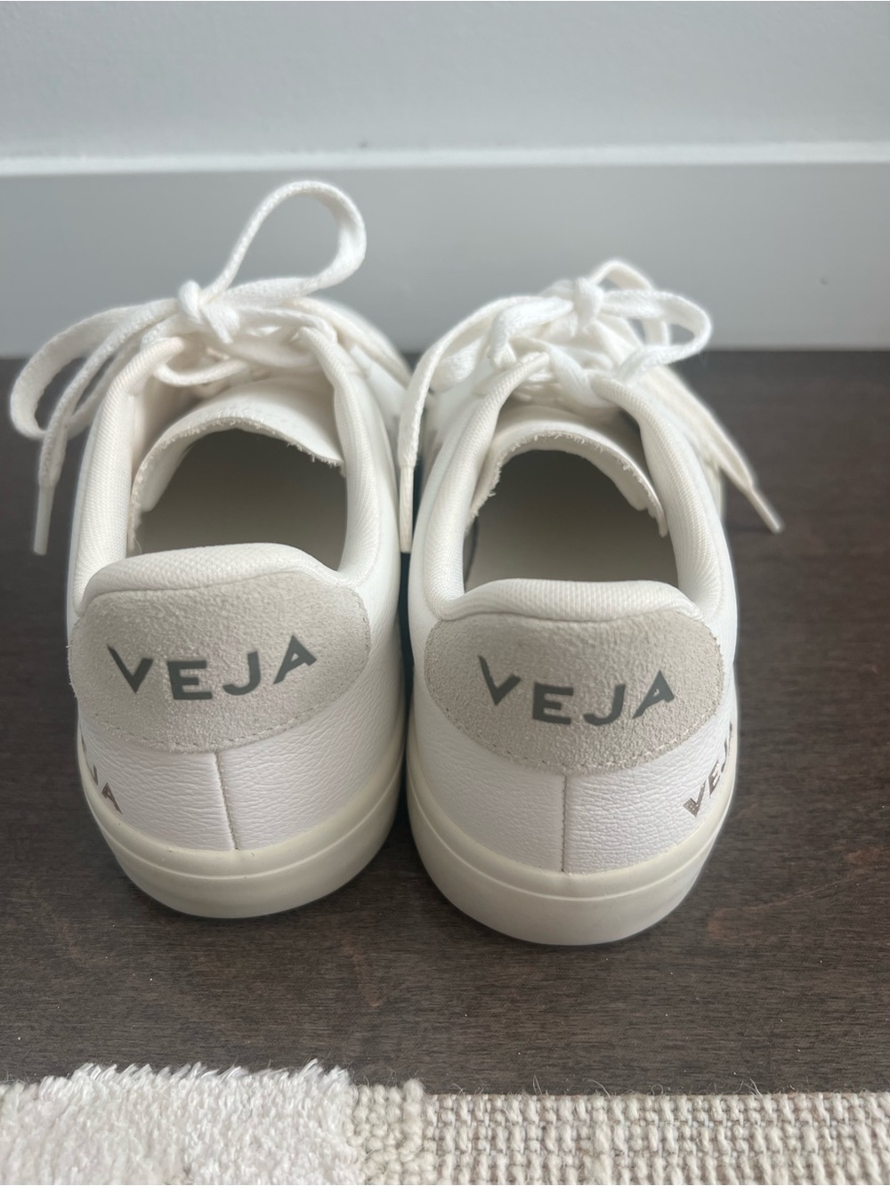 Veja White Leather Low-Top Sneakers - Picture 3 of 4